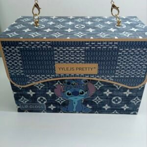 Box da 24 pezzi  completo di 6 gloss,6 tinte matte,6 illuminanti, 6 blush